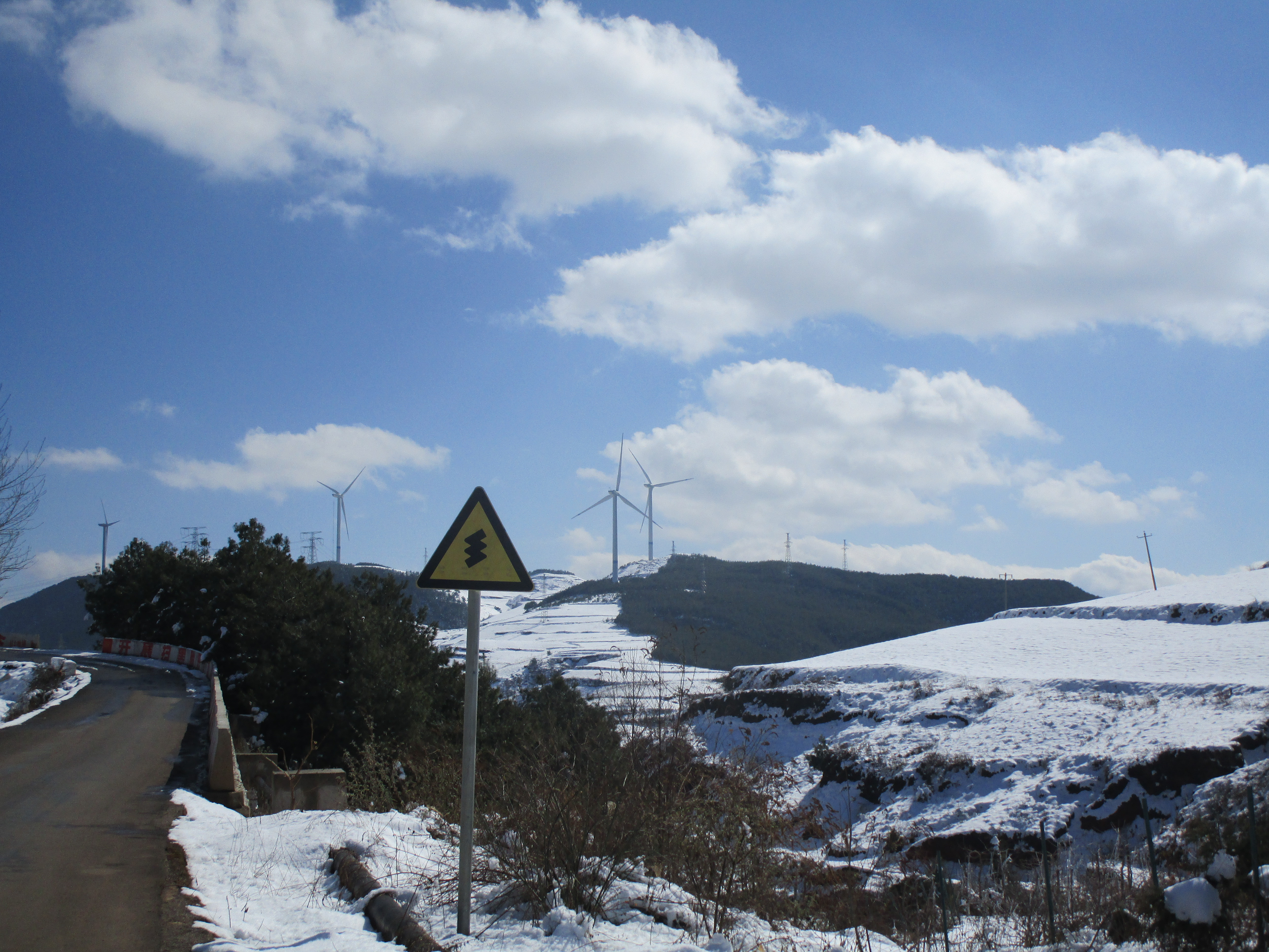 更能搭配传统地面风电系统实现立体式能源获取