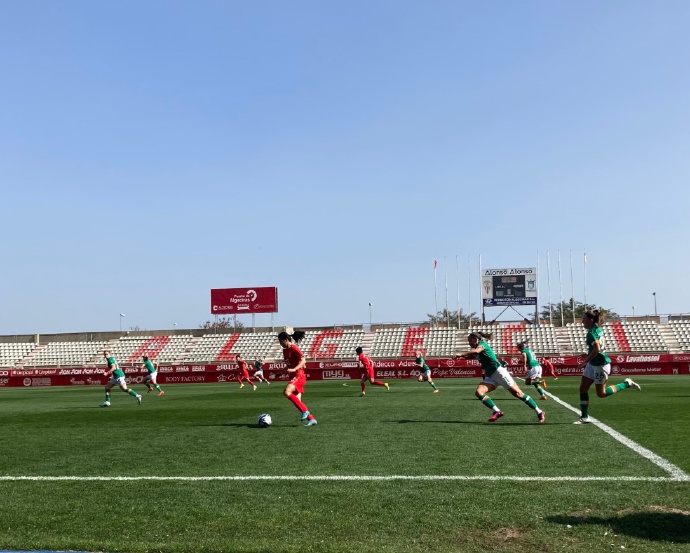 中国女足0-0战平爱尔兰队结束欧洲拉练 将启程回