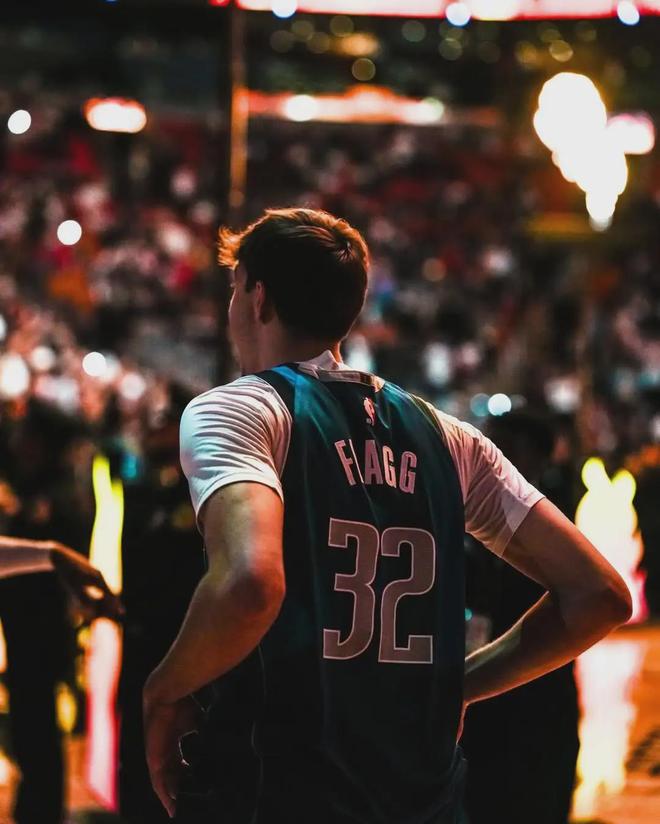 克尼普尔与弗拉格争夺最佳新秀 数据差距成关键