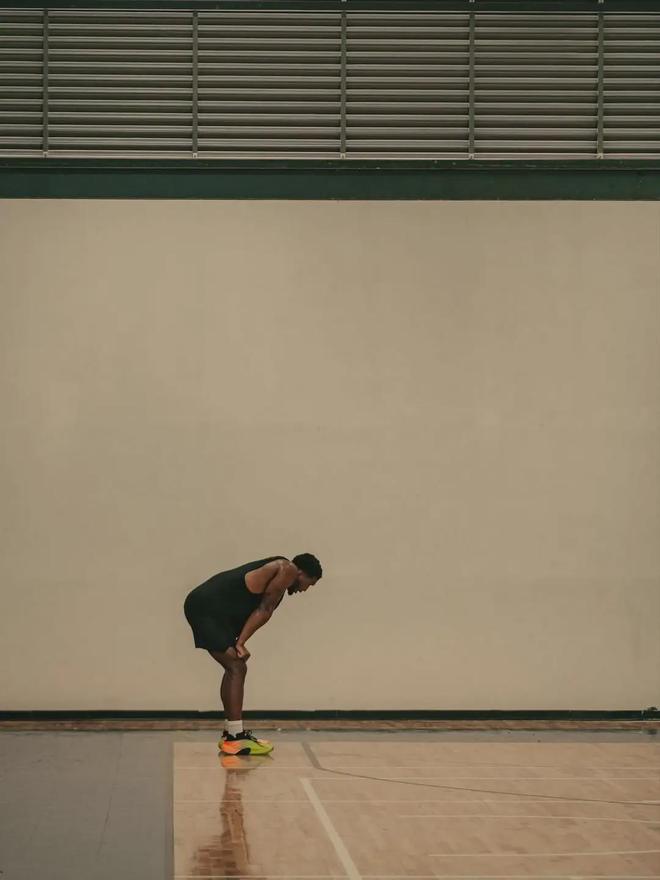 克尼普尔与弗拉格争夺最佳新秀 数据差距成关键