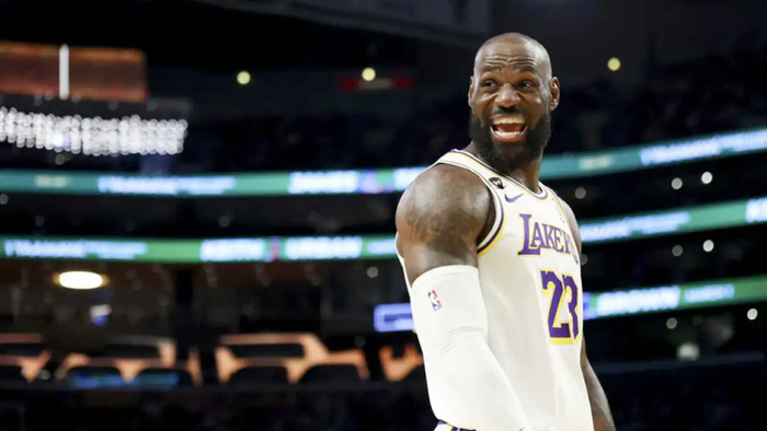 爱德华兹对阵湖人数据下滑 森林狼成湖人季后赛