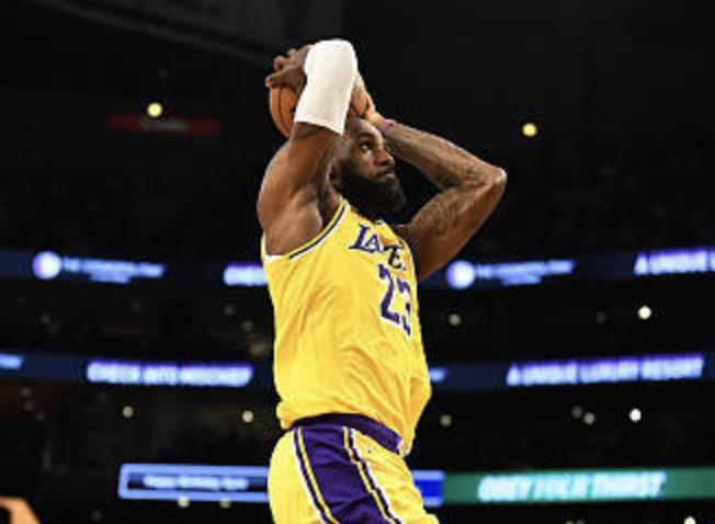 詹姆斯经纪人驳斥无詹姆斯湖人更强言论 强调其