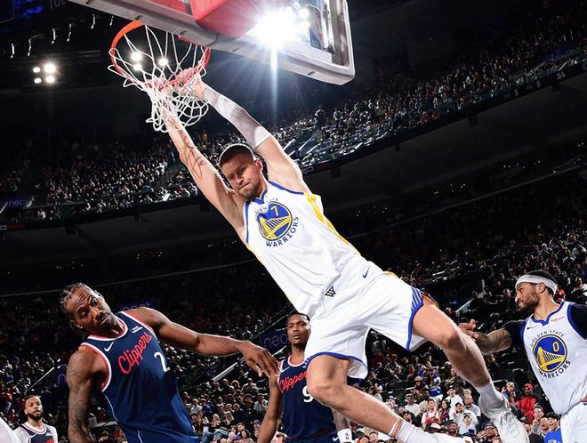 勇士逆转快船，库里统治力助球队笑到最后