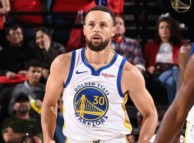 勇士逆转快船，库里统治力助球队笑到最后